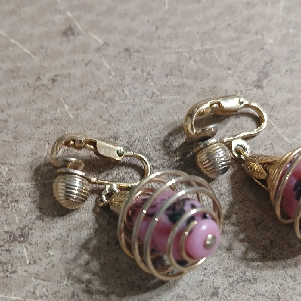 Vintage Stone Swirl Earrings - Picture 2 of 4